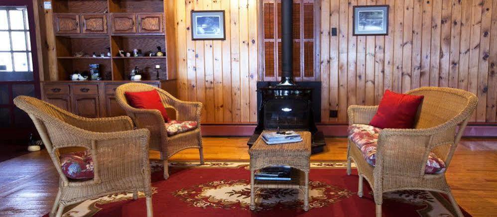 Alamoosook Lakeside Inn Orland Екстер'єр фото